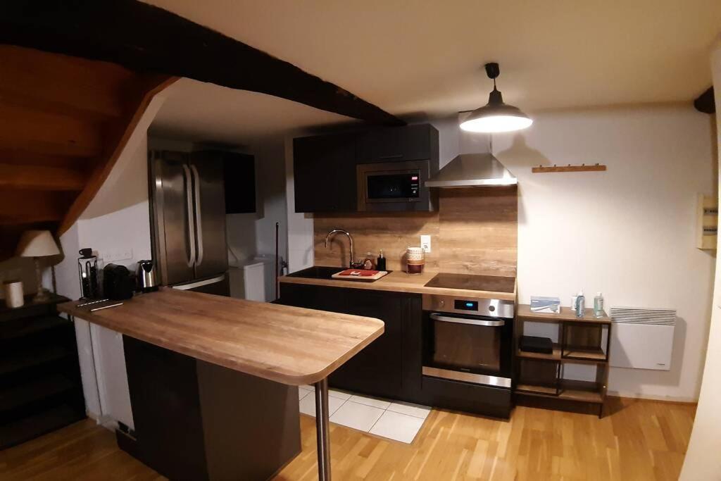 Appartement Exceptionnel 4 Etoiles Hyper Centre Albi 65 M2 Au 4Eme Etage Sans Ascenseur Avec Une Tour Du 12Eme Siecle Exterior foto