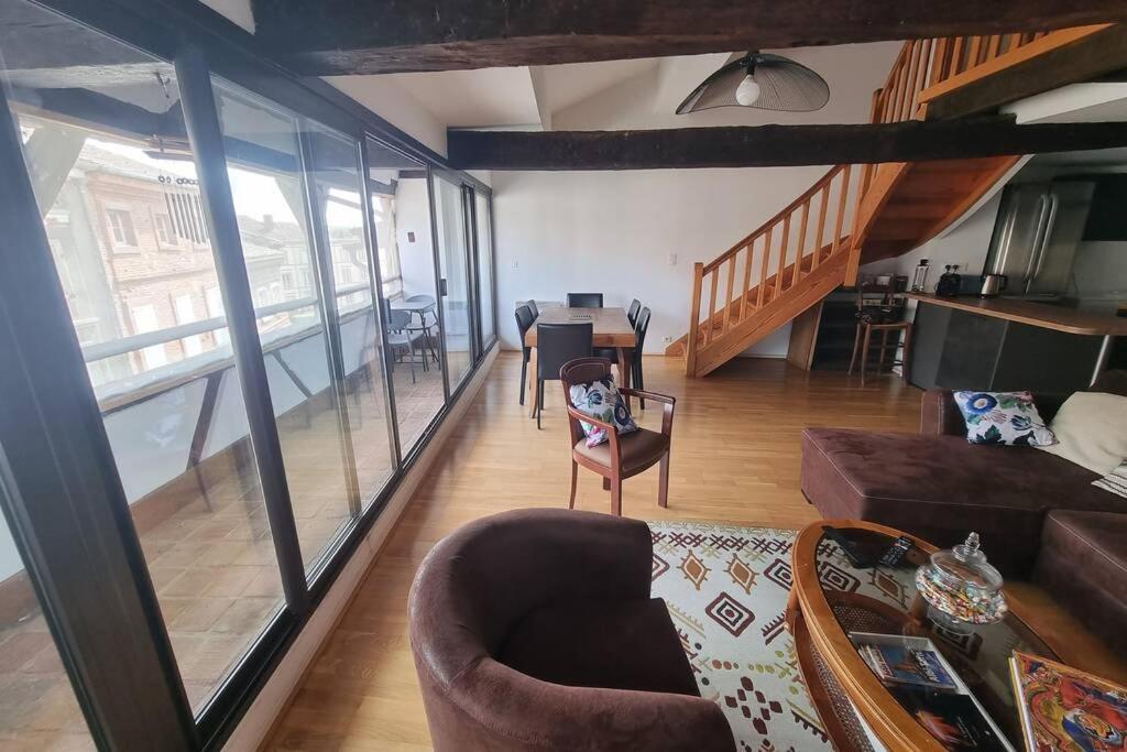 Appartement Exceptionnel 4 Etoiles Hyper Centre Albi 65 M2 Au 4Eme Etage Sans Ascenseur Avec Une Tour Du 12Eme Siecle Exterior foto