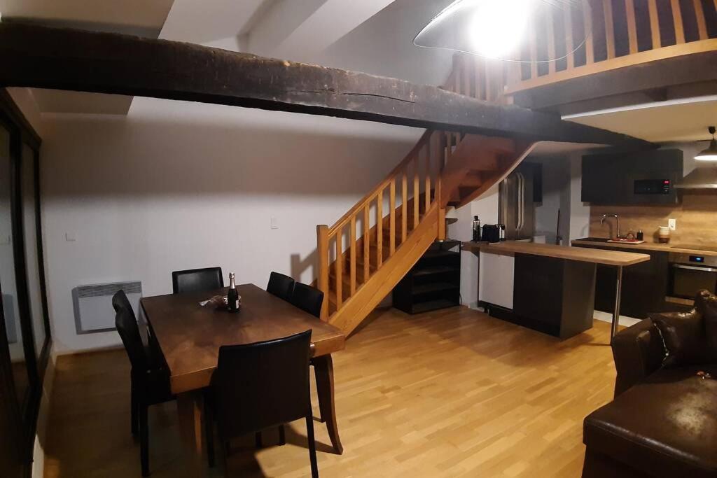 Appartement Exceptionnel 4 Etoiles Hyper Centre Albi 65 M2 Au 4Eme Etage Sans Ascenseur Avec Une Tour Du 12Eme Siecle Exterior foto