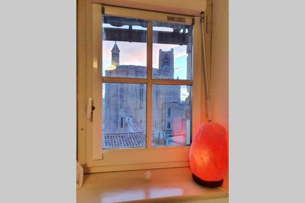 Appartement Exceptionnel 4 Etoiles Hyper Centre Albi 65 M2 Au 4Eme Etage Sans Ascenseur Avec Une Tour Du 12Eme Siecle Exterior foto